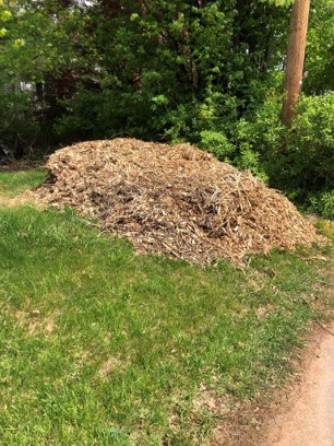 spread mulch